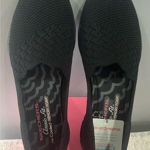 Skechers Women's Black Slip-On Sneakers